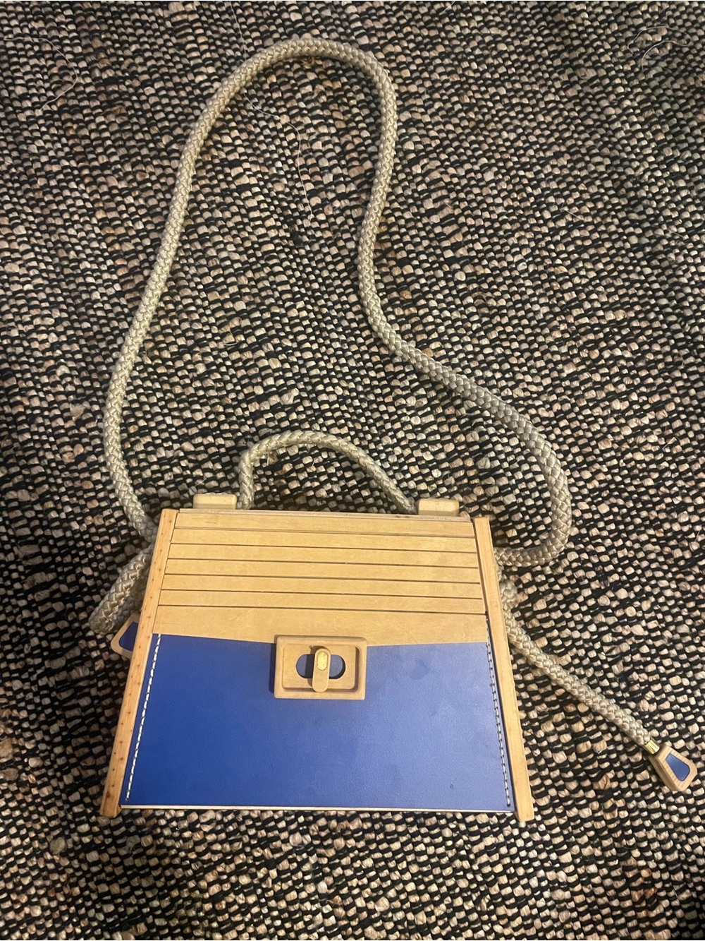 Nova Bossa wooden Two-Tone Blue and Tan Women’s Handbag - Picture 4 of 4